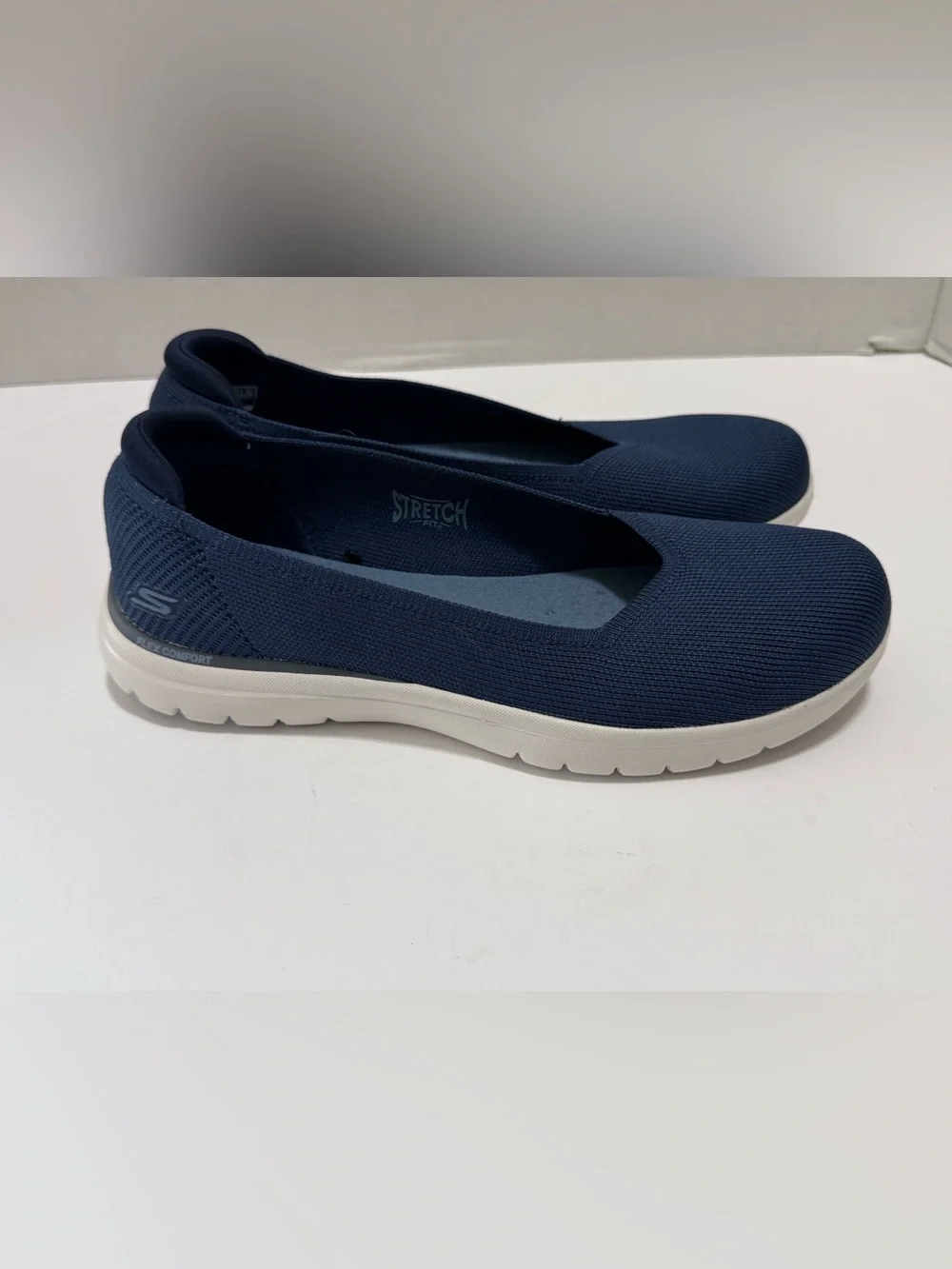 Skechers Goga Mat Stretch Fit slip on Women’s Size 10